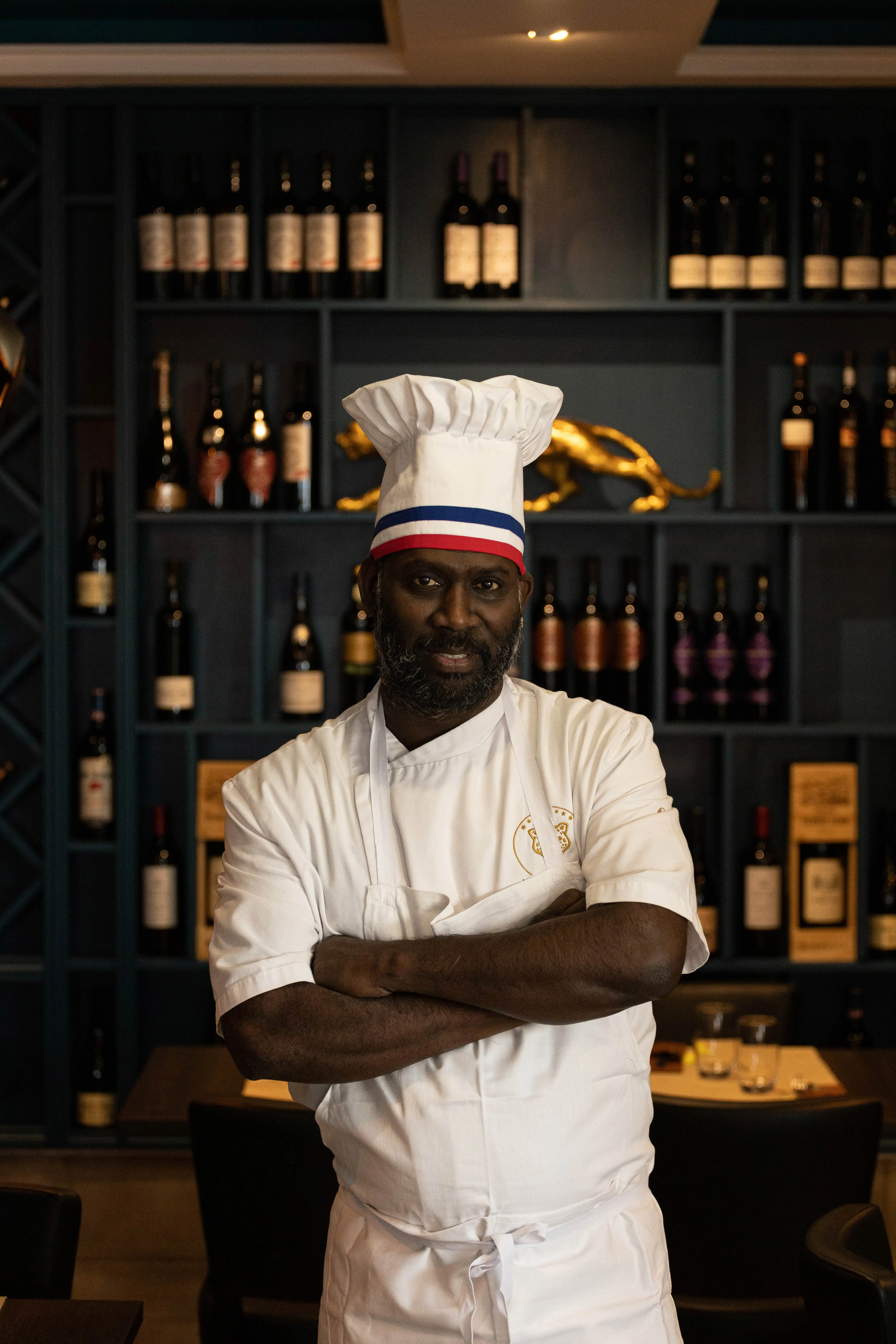 Mano, chef du Restaurant La Panthère, en cuisine