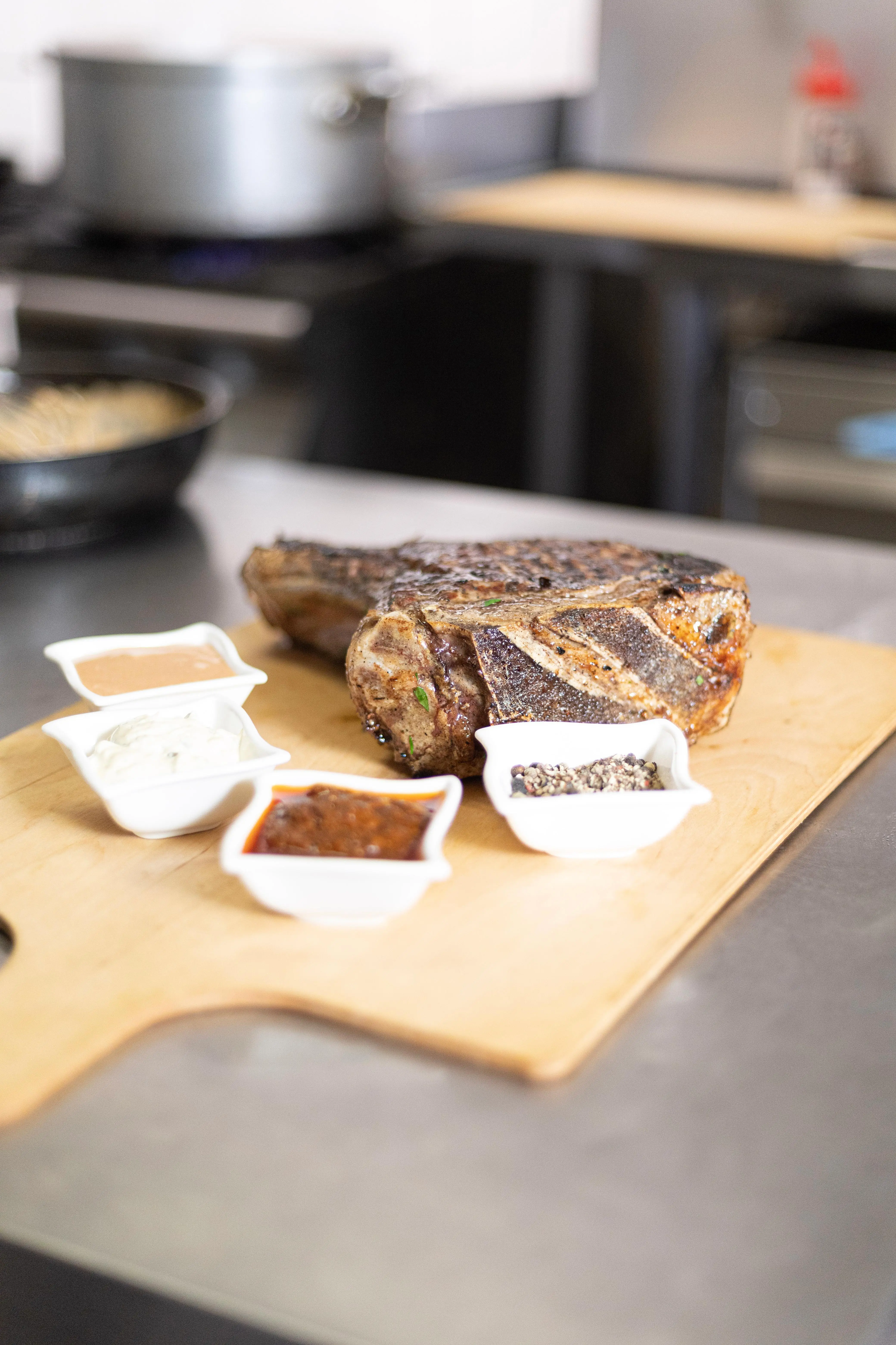 Côte de bœuf grillée avec os